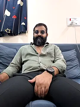 Snapshot of Fun_Guuy chatting on February 17, 6:43 am Fun Guuy online show from February 17, 6:43 am