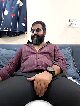 Snapshot of Fun_Guuy chatting on March 1, 3:19 am Fun Guuy online show from March 1, 3:19 am