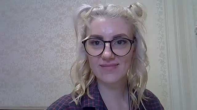 Snapshot of Pabonya91 chatting on February 6, 8:13 pm Pabonya91 online show from February 6, 8:13 pm