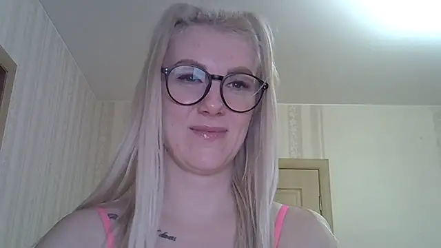 Snapshot of Pabonya91 chatting on February 21, 3:43 pm Pabonya91 online show from February 21, 3:43 pm