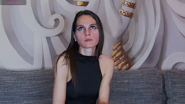 hailey peach online show from April 14, 5:41 pm