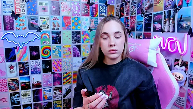 MiaMilas online show from March 17, 2:53 pm