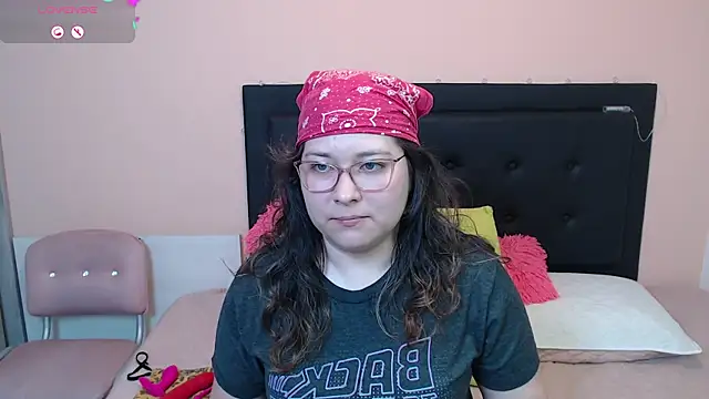 Snapshot of May_Carlier chatting on February 11, 1:41 am May Carlier online show from February 11, 1:41 am