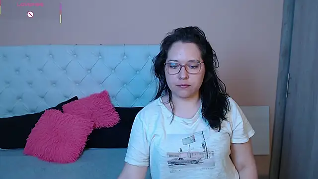 Snapshot of May_Carlier chatting on January 17, 12:48 am May Carlier online show from January 17, 12:48 am