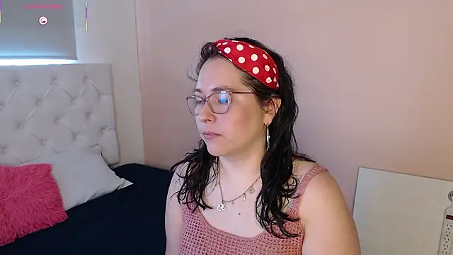 Snapshot of May_Carlier chatting on February 5, 6:23 pm May Carlier online show from February 5, 6:23 pm