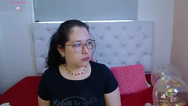 Snapshot of May_Carlier chatting on February 14, 5:43 pm May Carlier online show from February 14, 5:43 pm