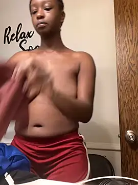 Snapshot of spicysugar74 chatting on February 20, 1:36 am spicysugar74 online show from February 20, 1:36 am