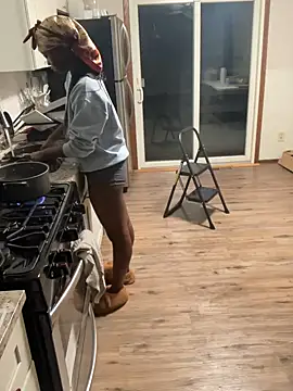 Snapshot of spicysugar74 chatting on March 5, 1:31 am spicysugar74 online show from March 5, 1:31 am