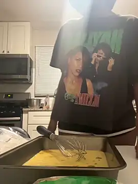 Snapshot of spicysugar74 chatting on March 10, 12:29 am spicysugar74 online show from March 10, 12:29 am