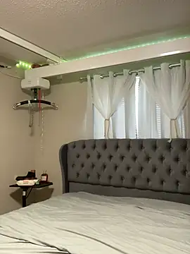 Snapshot of spicysugar74 chatting on February 19, 6:04 pm spicysugar74 online show from February 19, 6:04 pm