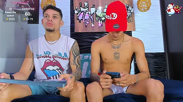 Snapshot of Friendsofeverything_ chatting on January 11, 2:33 pm Friendsofeverything online show from January 11, 2:33 pm