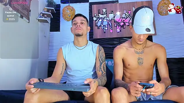 Snapshot of Friendsofeverything_ chatting on January 13, 3:17 pm Friendsofeverything online show from January 13, 3:17 pm