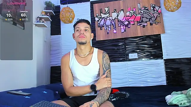 Snapshot of Friendsofeverything_ chatting on January 17, 1:49 pm Friendsofeverything online show from January 17, 1:49 pm