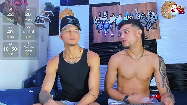 Snapshot of Friendsofeverything_ chatting on February 3, 2:44 pm Friendsofeverything online show from February 3, 2:44 pm