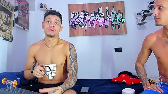 Snapshot of Friendsofeverything_ chatting on February 10, 3:27 pm Friendsofeverything online show from February 10, 3:27 pm