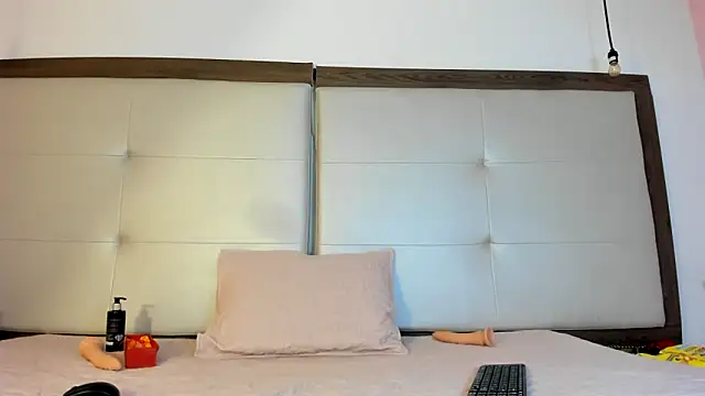 Alisson Freckles online show from February 7, 11:34 pm