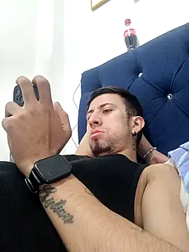 stivevv online show from April 14, 11:33 pm