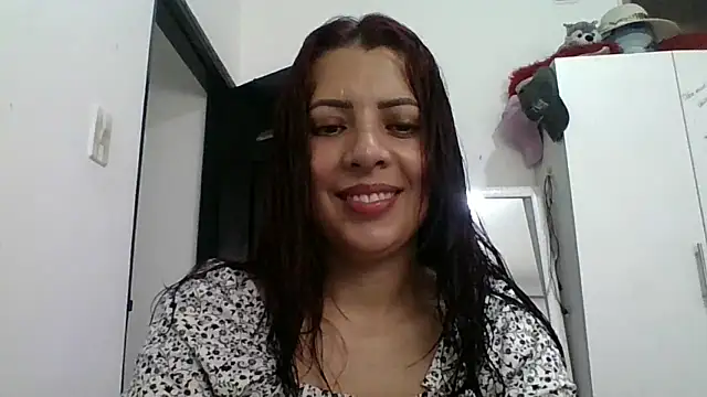Anne kis online show from January 3, 2:51 pm