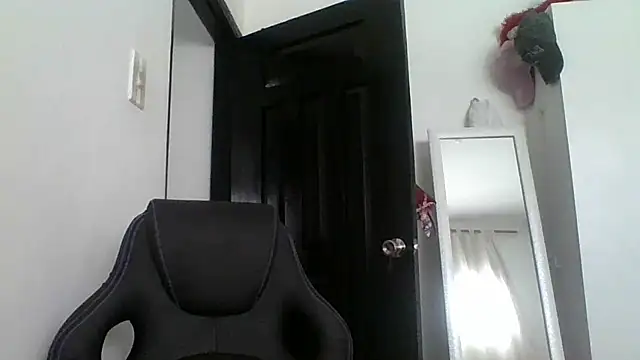 Anne kis online show from January 8, 5:05 pm