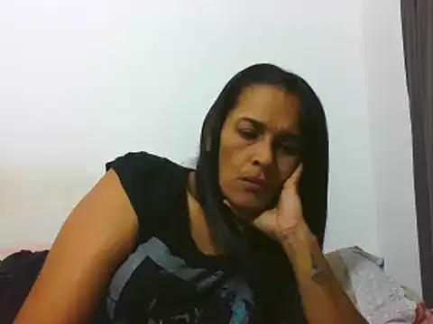 latinbrunettet online show from February 18, 1:11 pm