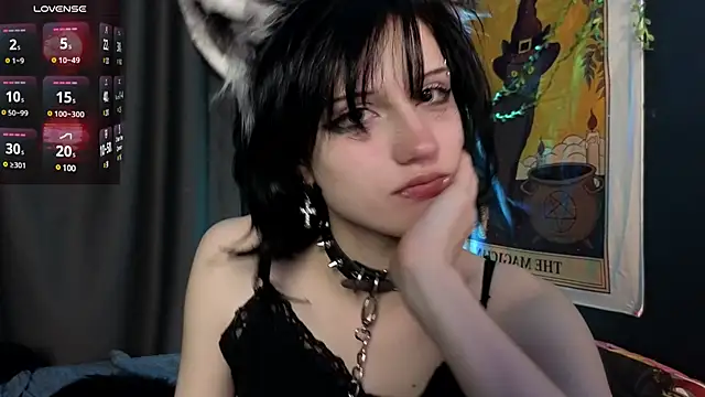 Snapshot of dark_vamp_ chatting on December 6, 3:30 am dark vamp  online show from December 6, 3:30 am