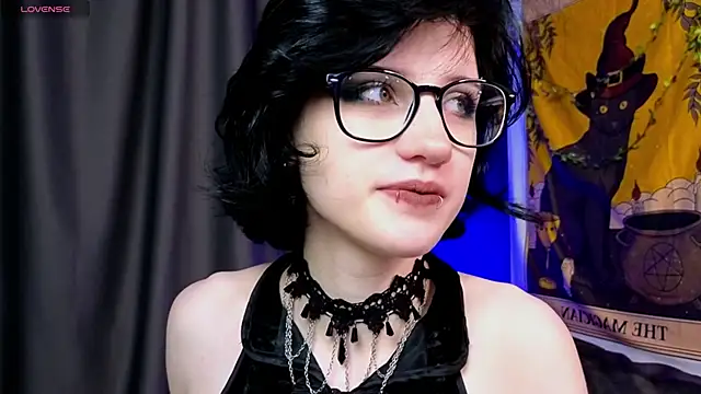 Snapshot of dark_vamp_ chatting on December 11, 9:01 pm dark vamp  online show from December 11, 9:01 pm