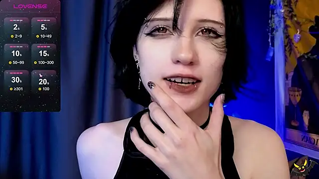 Snapshot of dark_vamp_ chatting on December 14, 3:07 am dark vamp  online show from December 14, 3:07 am