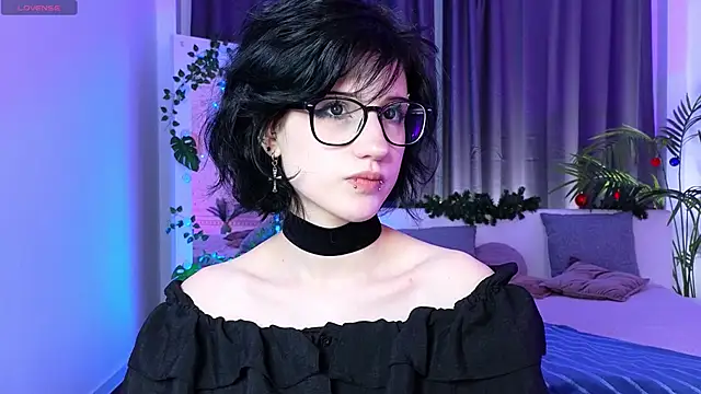 Snapshot of dark_vamp_ chatting on December 21, 9:25 pm dark vamp  online show from December 21, 9:25 pm