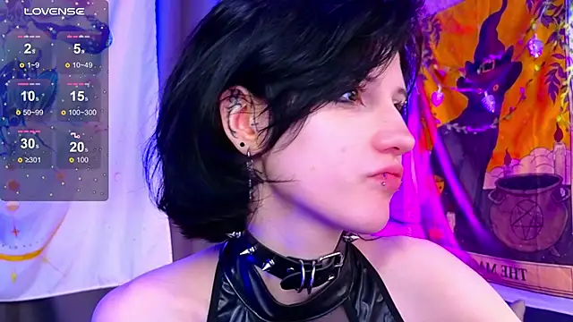 Snapshot of dark_vamp_ chatting on December 29, 3:33 am dark vamp  online show from December 29, 3:33 am