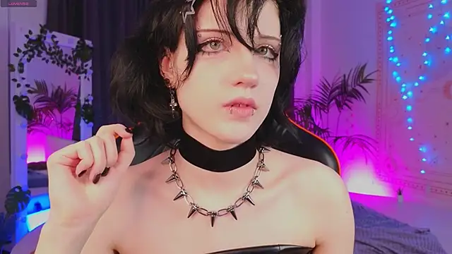 Snapshot of dark_vamp_ chatting on January 31, 9:16 pm dark vamp  online show from January 31, 9:16 pm