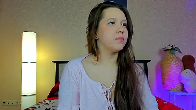Snapshot of Mira_Karter chatting on May 24, 3:22 am Mira Karter online show from May 24, 3:22 am