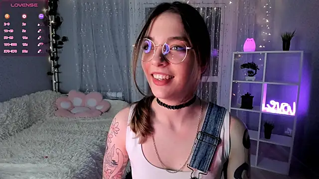 AraCopple online show from December 15, 12:51 am