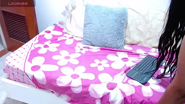 ZuryFerrari online show from November 21, 3:33 pm