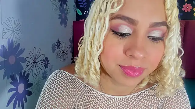 Lucy White   online show from October 6, 6:38 pm