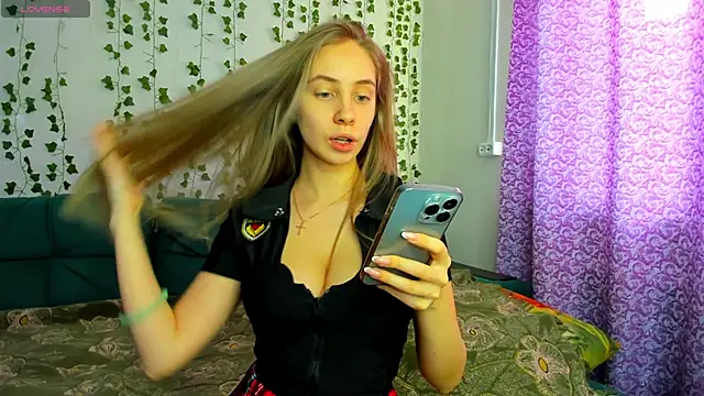 Kitty Katrine online show from February 18, 11:00 am