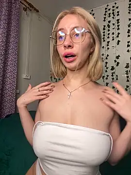 Kitty Katrine online show from March 14, 5:24 pm