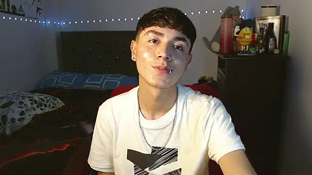 Snapshot of Im_juanda chatting on December 15, 2:30 am Im juanda online show from December 15, 2:30 am