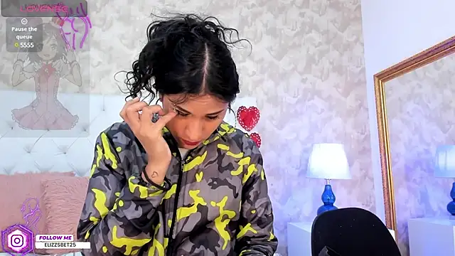 Eliza Thaylor   online show from March 21, 11:44 am