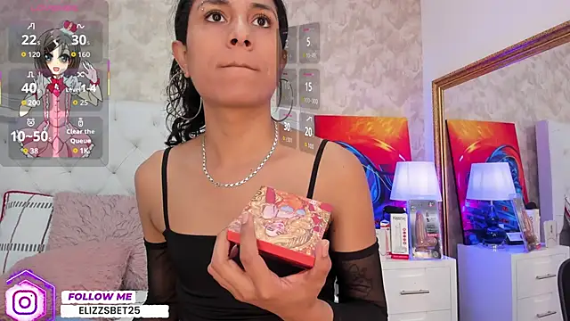 Eliza Thaylor   online show from September 16, 2:40 pm