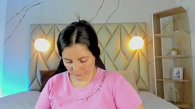 Snapshot of angelswets chatting on January 7, 2:41 pm angelswets online show from January 7, 2:41 pm