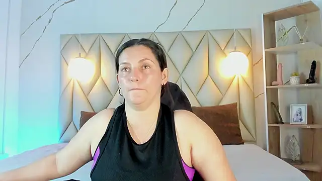 Snapshot of angelswets chatting on February 4, 1:50 pm angelswets online show from February 4, 1:50 pm