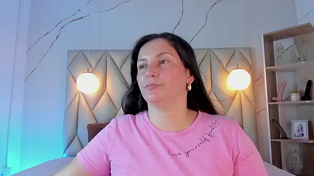 Snapshot of angelswets chatting on February 5, 4:11 pm angelswets online show from February 5, 4:11 pm