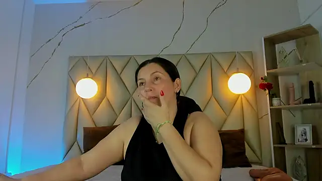 Snapshot of angelswets chatting on February 7, 1:48 pm angelswets online show from February 7, 1:48 pm