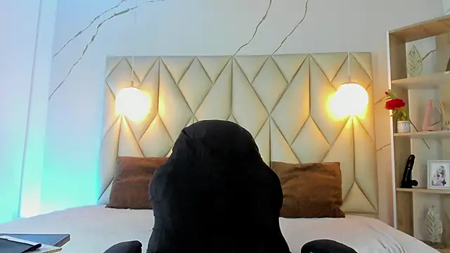 Snapshot of angelswets chatting on February 13, 2:13 pm angelswets online show from February 13, 2:13 pm