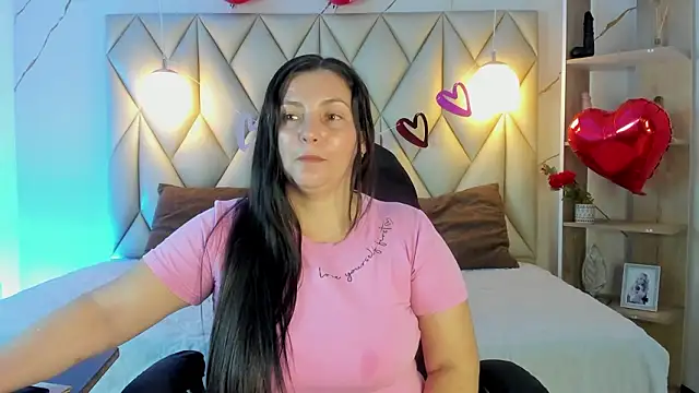 Snapshot of angelswets chatting on February 17, 1:40 pm angelswets online show from February 17, 1:40 pm