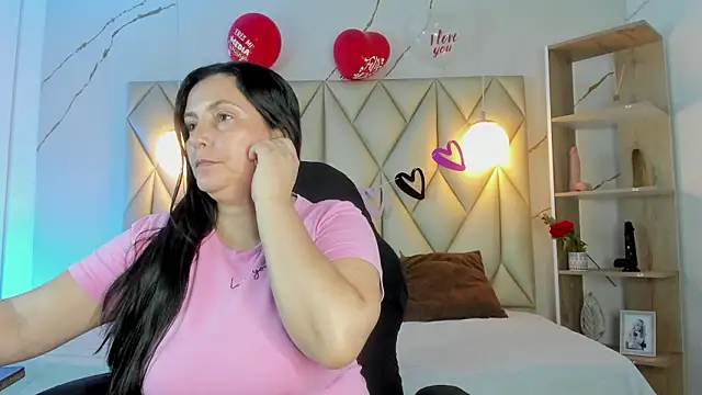 Snapshot of angelswets chatting on February 21, 1:45 pm angelswets online show from February 21, 1:45 pm