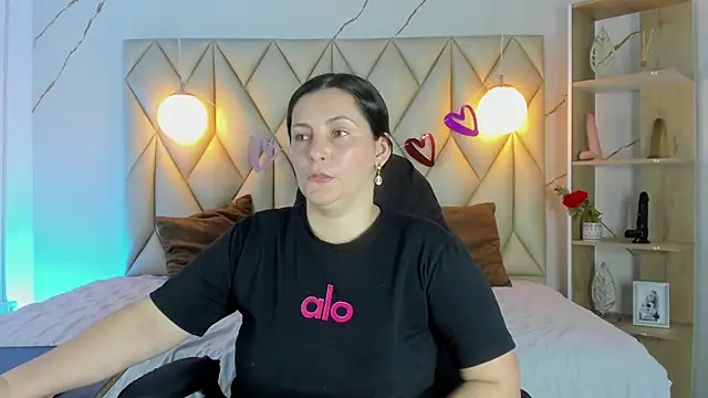 Snapshot of angelswets chatting on February 23, 1:08 pm angelswets online show from February 23, 1:08 pm