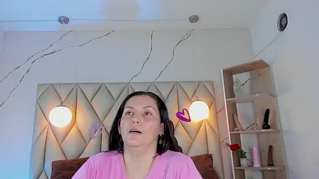 Snapshot of angelswets chatting on February 28, 2:29 pm angelswets online show from February 28, 2:29 pm