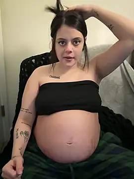 Snapshot of Sashabbay chatting on February 25, 5:17 am Sashabbay online show from February 25, 5:17 am