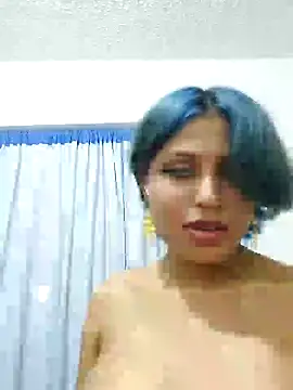 Snapshot of azulzulix chatting on February 5, 5:09 am azulzulix online show from February 5, 5:09 am